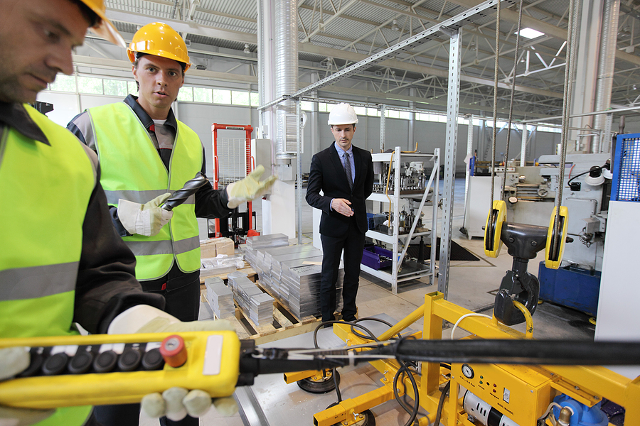 How to Properly Operate A Heavy Lifting Device